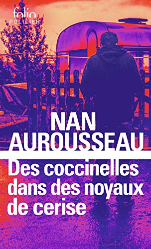 Des coccinelles dans des noyaux de cerise