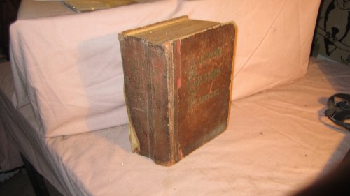 Le livre de cuisine de mme e. saintange. recettes et méthodes de la