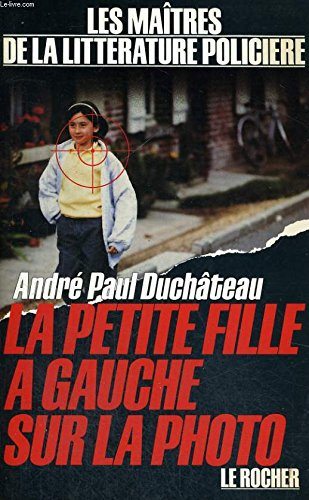 La Petite fille à gauche sur la photo